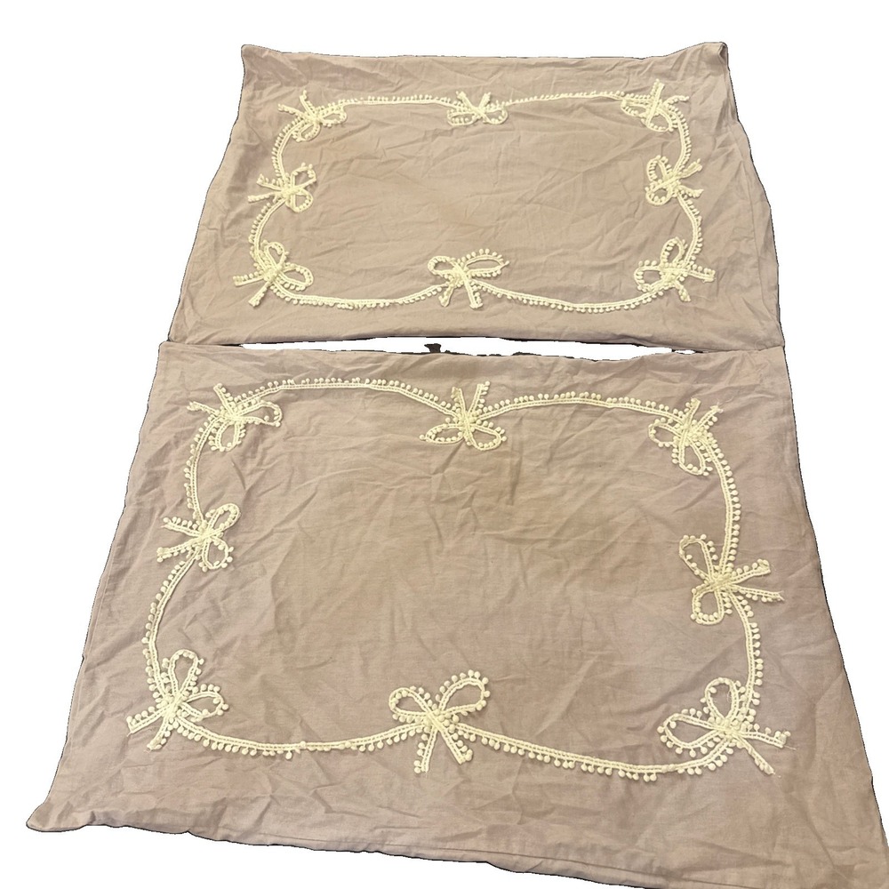 2 Simply Shabby Chic Rachel Ashwell STD Pillowcase Pair Lavender Pom Pom Bows